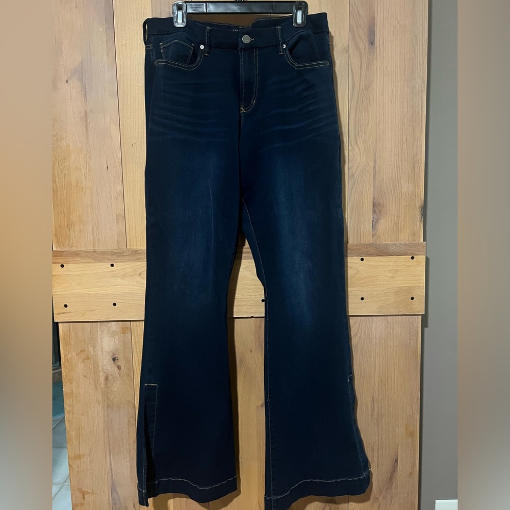 Dear John Denim, bootcut with slit at hem